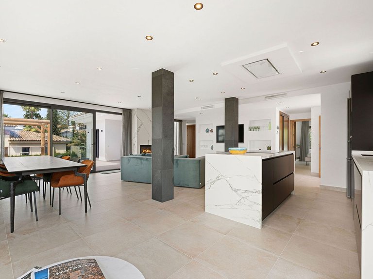 Villa for Sale in Marbella, Malaga 11