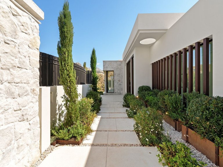 Villa for Sale in Benahavis, Malaga 20