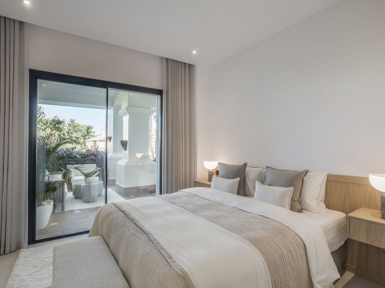 Apartment for Sale in Marbella Golden Mile, Malaga 11