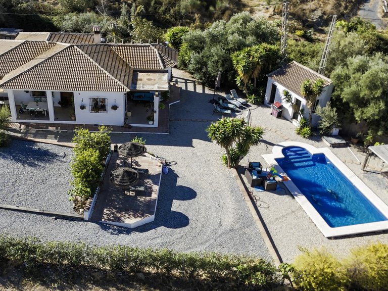 Villa for Sale in Alcaucin, Malaga 5