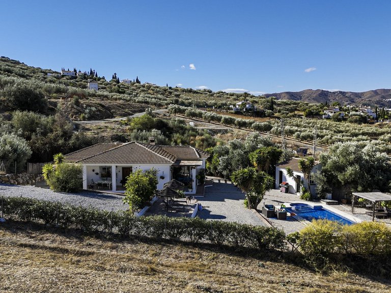 Villa for Sale in Alcaucin, Malaga 6