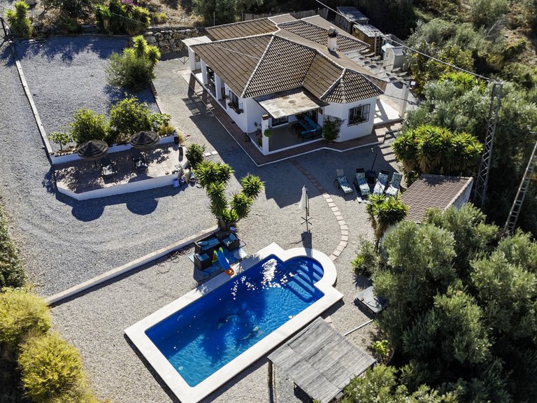 Villa for Sale in Alcaucin, Malaga 9