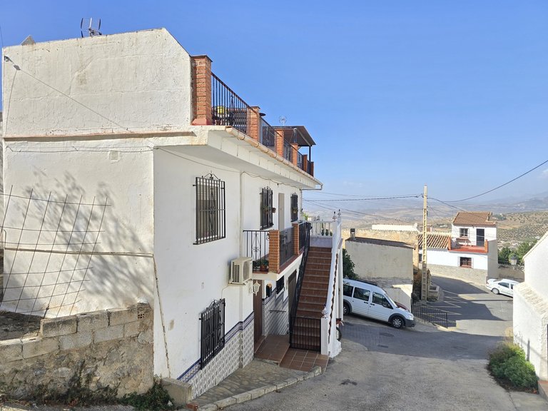 Town House for Sale in Alcaucin, Malaga 4