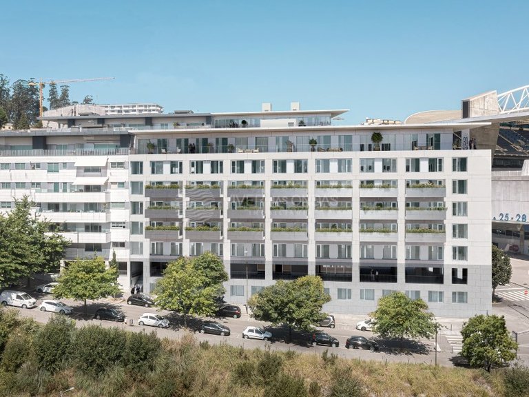 Apartment for Sale in Porto, Porto 23