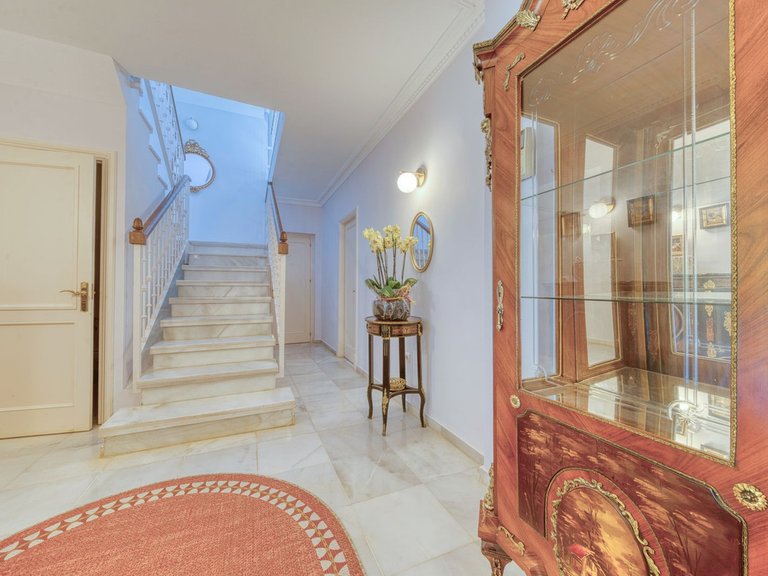 Villa for Sale in Nueva Andalucia, Malaga 3