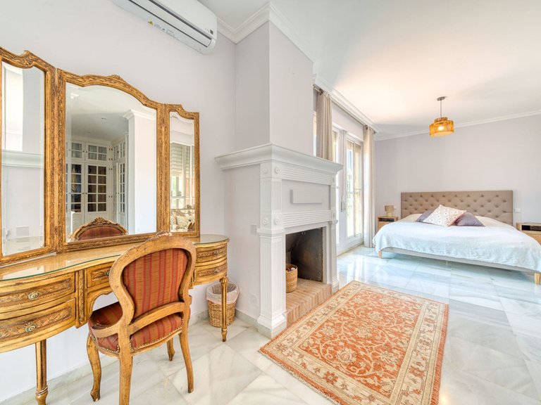 Villa for Sale in Nueva Andalucia, Malaga 6