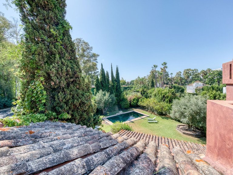 Villa for Sale in Nueva Andalucia, Malaga 8
