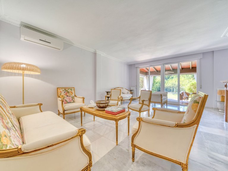 Villa for Sale in Nueva Andalucia, Malaga 17
