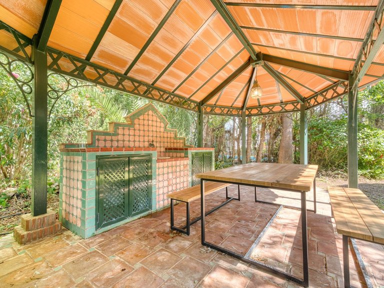 Villa for Sale in Nueva Andalucia, Malaga 25