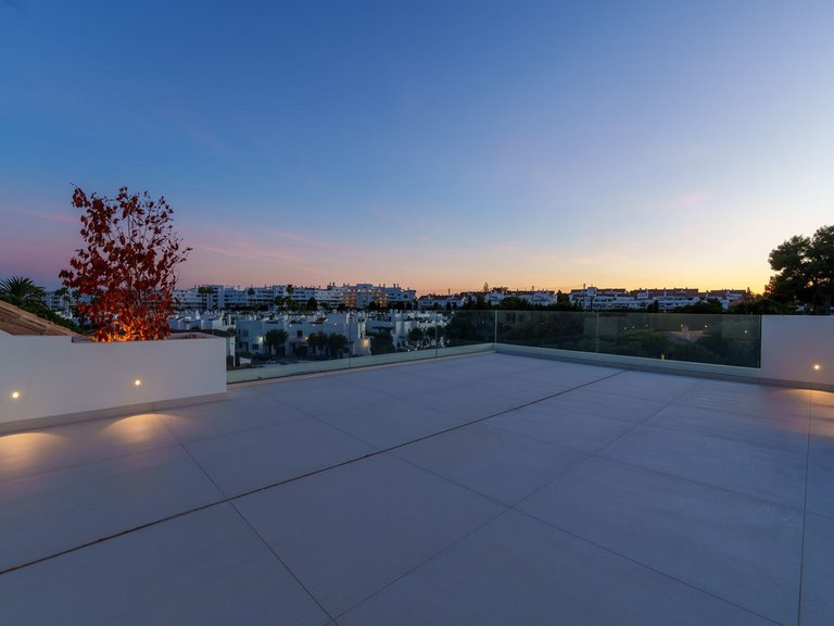 Villa for Sale in San Pedro De Alcantara, Malaga 41