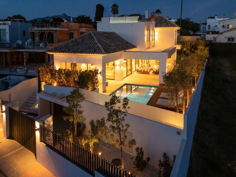 Villa for Sale in San Pedro De Alcantara, Malaga 48