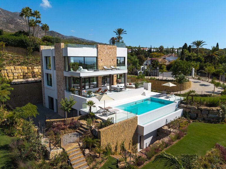 Villa for Sale in Marbella, Malaga 30