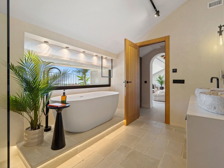 Villa for Sale in Marbella, Malaga 7