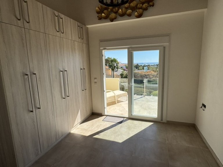 Villa for Sale in Estepona, Malaga 18