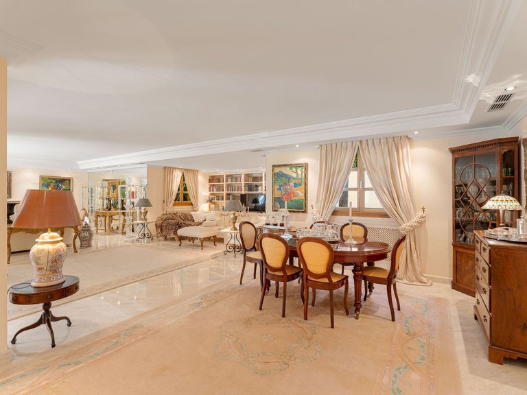 Villa for Sale in Marbella, Malaga 4