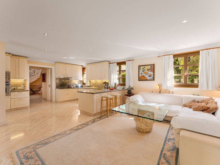 Villa for Sale in Marbella, Malaga 6