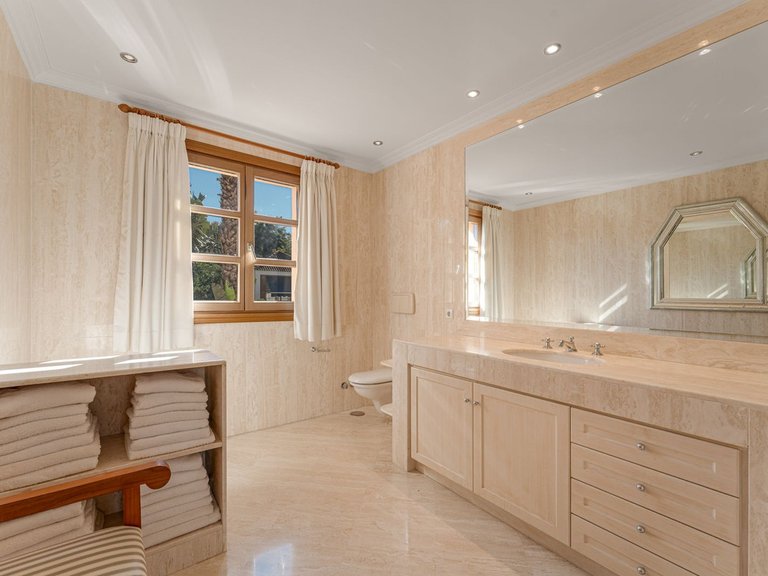 Villa for Sale in Marbella, Malaga 21