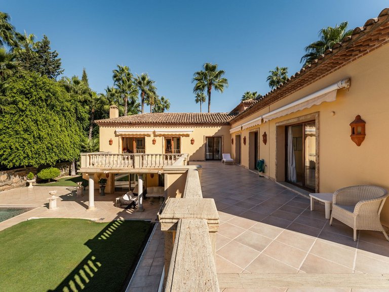 Villa for Sale in Marbella, Malaga 26