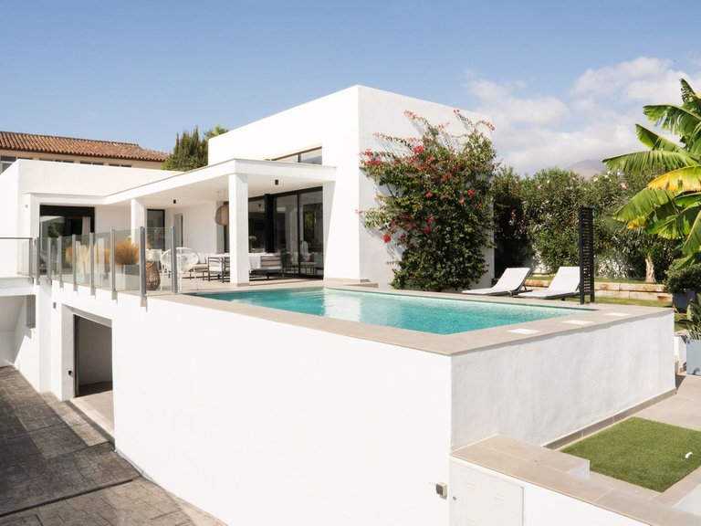 Villa for Sale in Estepona, Malaga 20