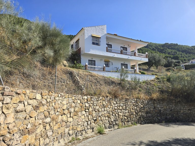 Villa for Sale in Alcaucin, Malaga 8