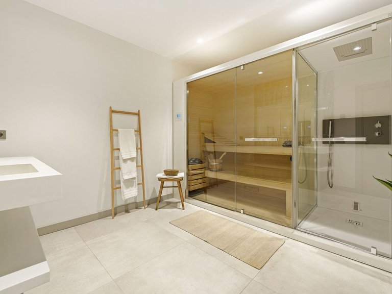Villa for Sale in Marbella, Malaga 25