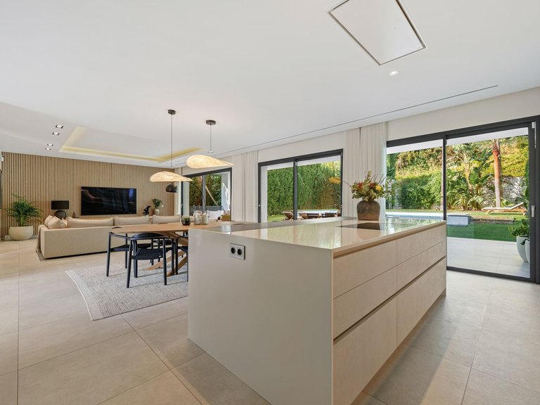 Villa for Sale in Marbella, Malaga 49