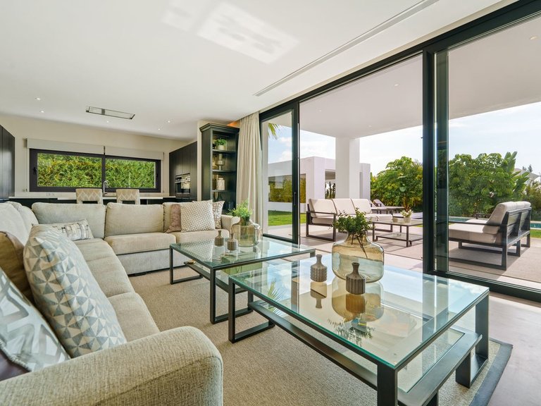 Villa for Sale in Benahavis, Malaga 9