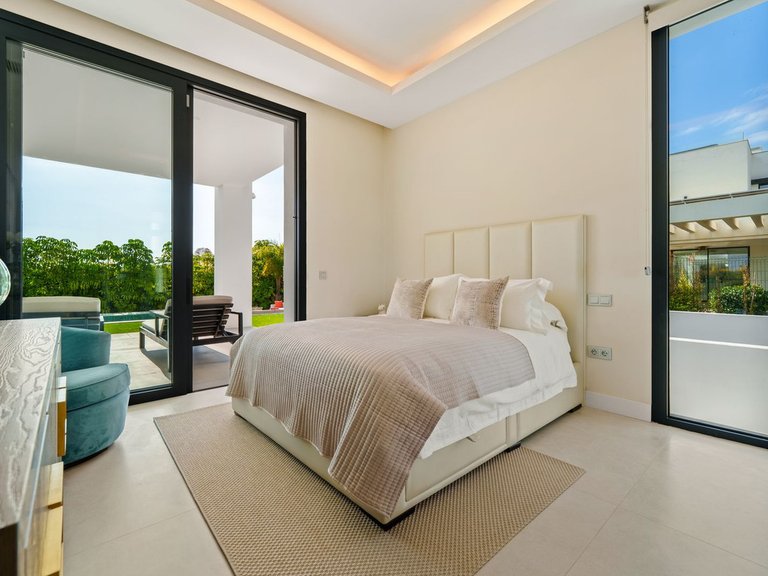 Villa for Sale in Benahavis, Malaga 16