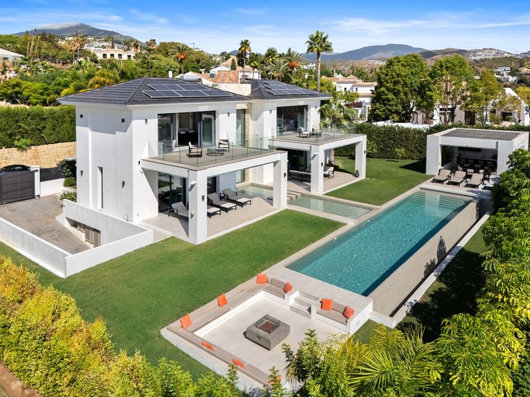 Villa for Sale in Benahavis, Malaga 42