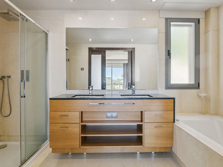 Apartment for Sale in Marbella, Malaga 10