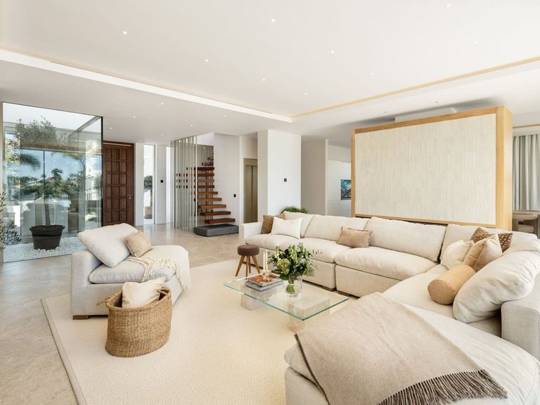 Villa for Sale in Marbella, Malaga 28