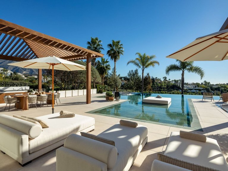 Villa for Sale in Marbella, Malaga 32