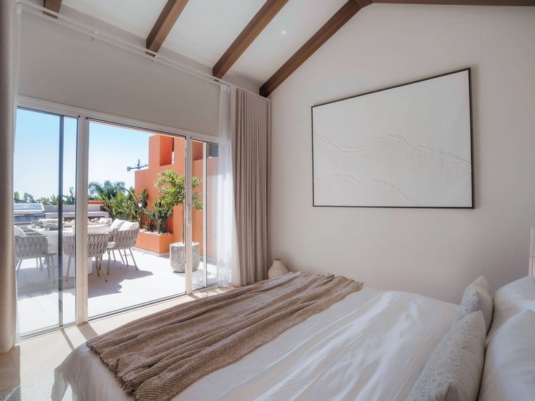 Penthouse for Sale in Benahavis, Malaga 10