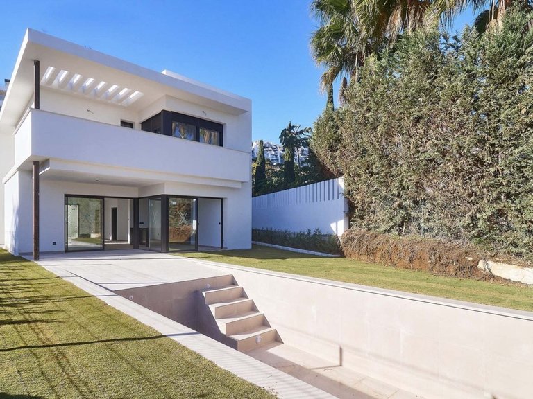 Villa for Sale in Mijas, Malaga 1
