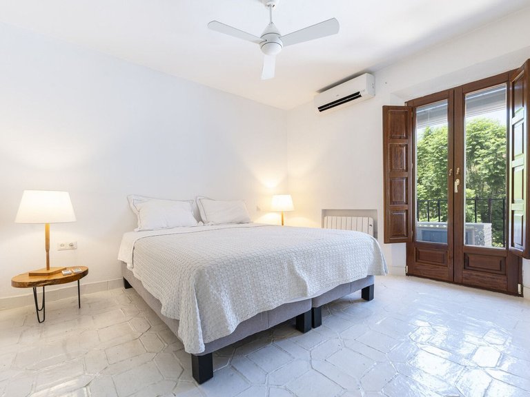 Town House for Sale in Marbella Golden Mile, Malaga 17