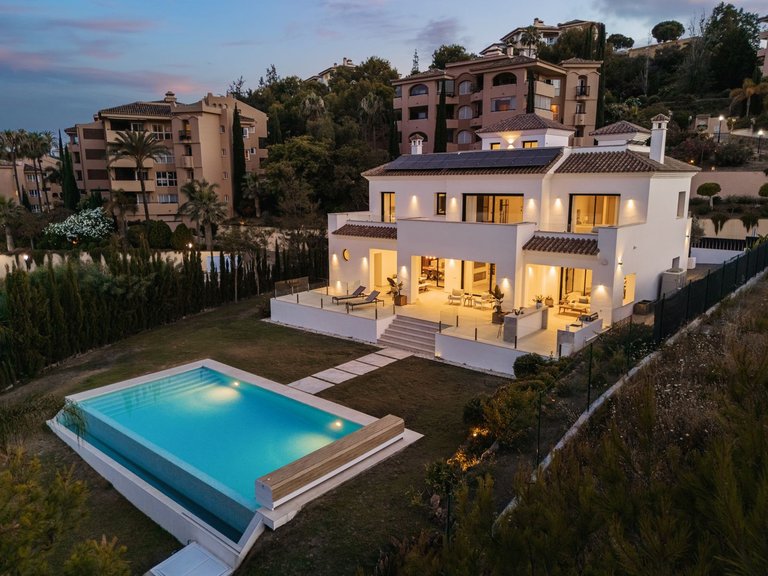 Villa for Sale in Elviria, Malaga 29