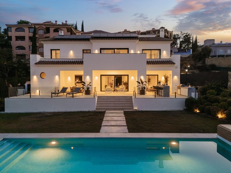 Villa for Sale in Elviria, Malaga 32
