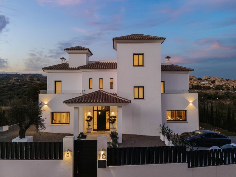 Villa for Sale in Elviria, Malaga 34