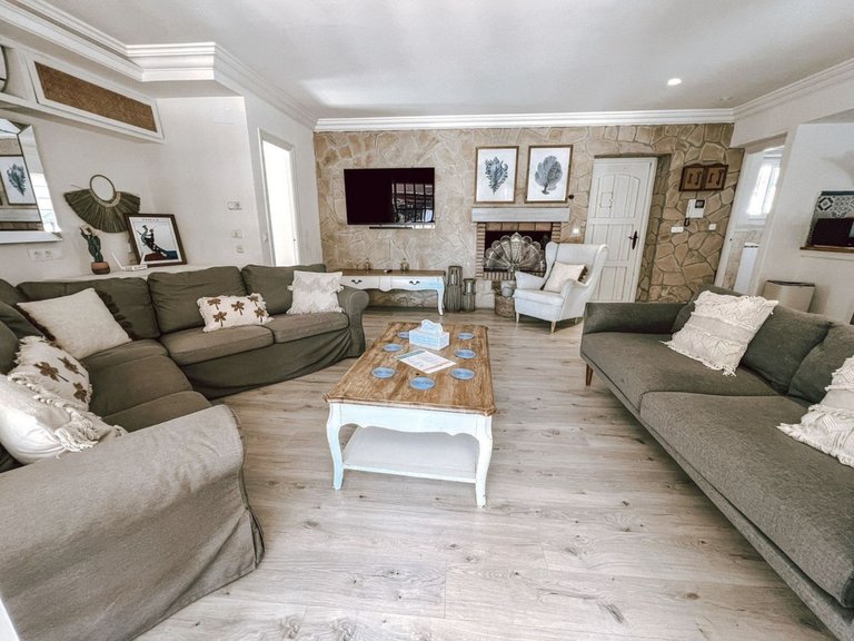 Villa for Sale in Nueva Andalucia, Malaga 3