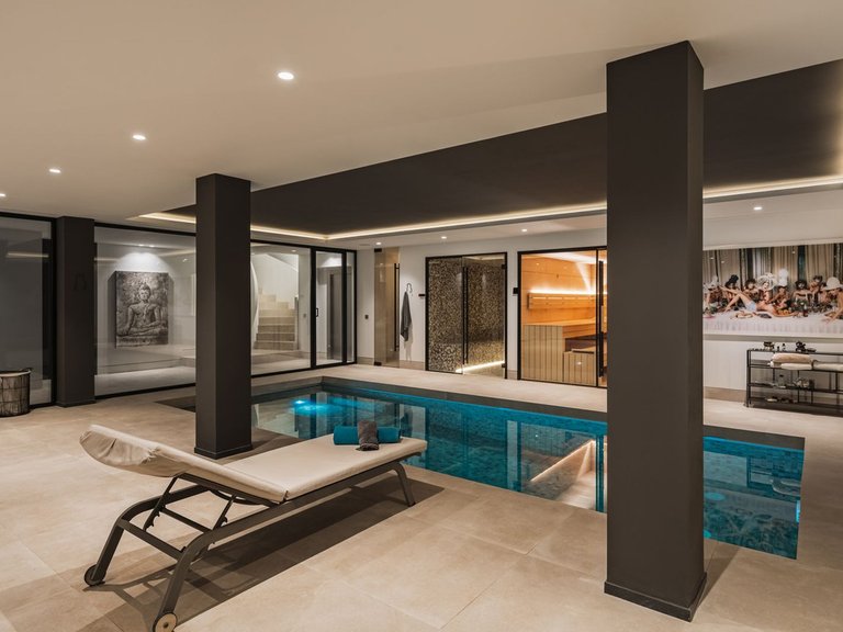 Villa for Sale in Benahavis, Malaga 36