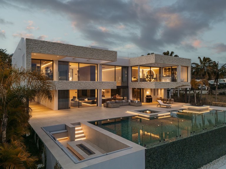 Villa for Sale in Benahavis, Malaga 39