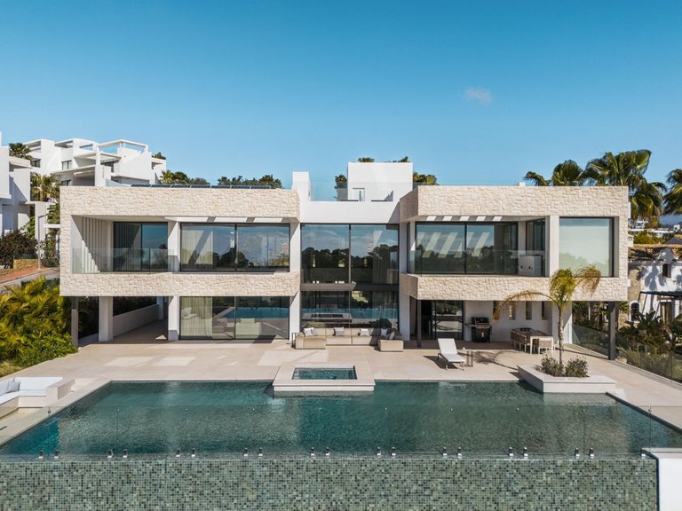 Villa for Sale in Benahavis, Malaga 42