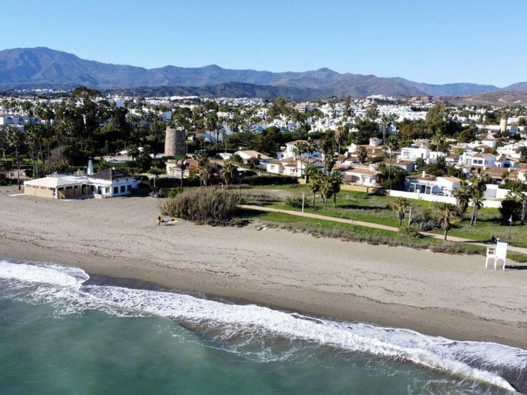 Villa for Sale in Estepona, Malaga 1