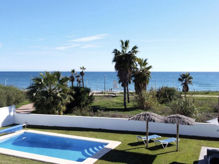 Villa for Sale in Estepona, Malaga 2