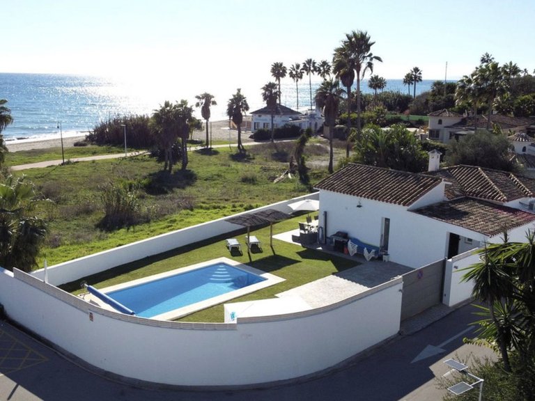 Villa for Sale in Estepona, Malaga 3
