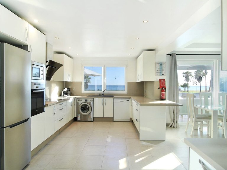 Villa for Sale in Estepona, Malaga 5