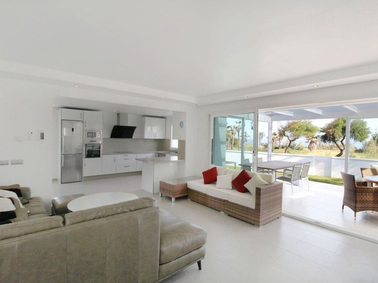 Villa for Sale in Estepona, Malaga 6