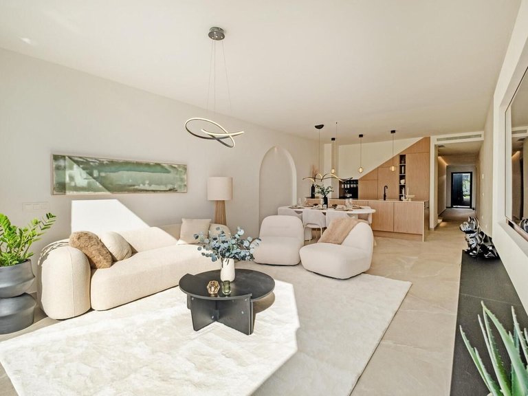 Town House for Sale in Nueva Andalucia, Malaga 4