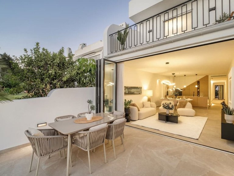 Town House for Sale in Nueva Andalucia, Malaga 17