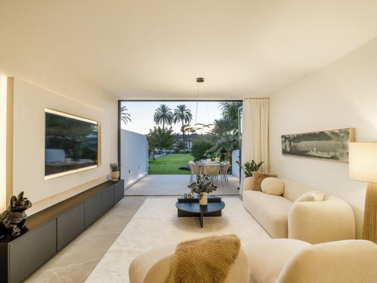 Town House for Sale in Nueva Andalucia, Malaga 22
